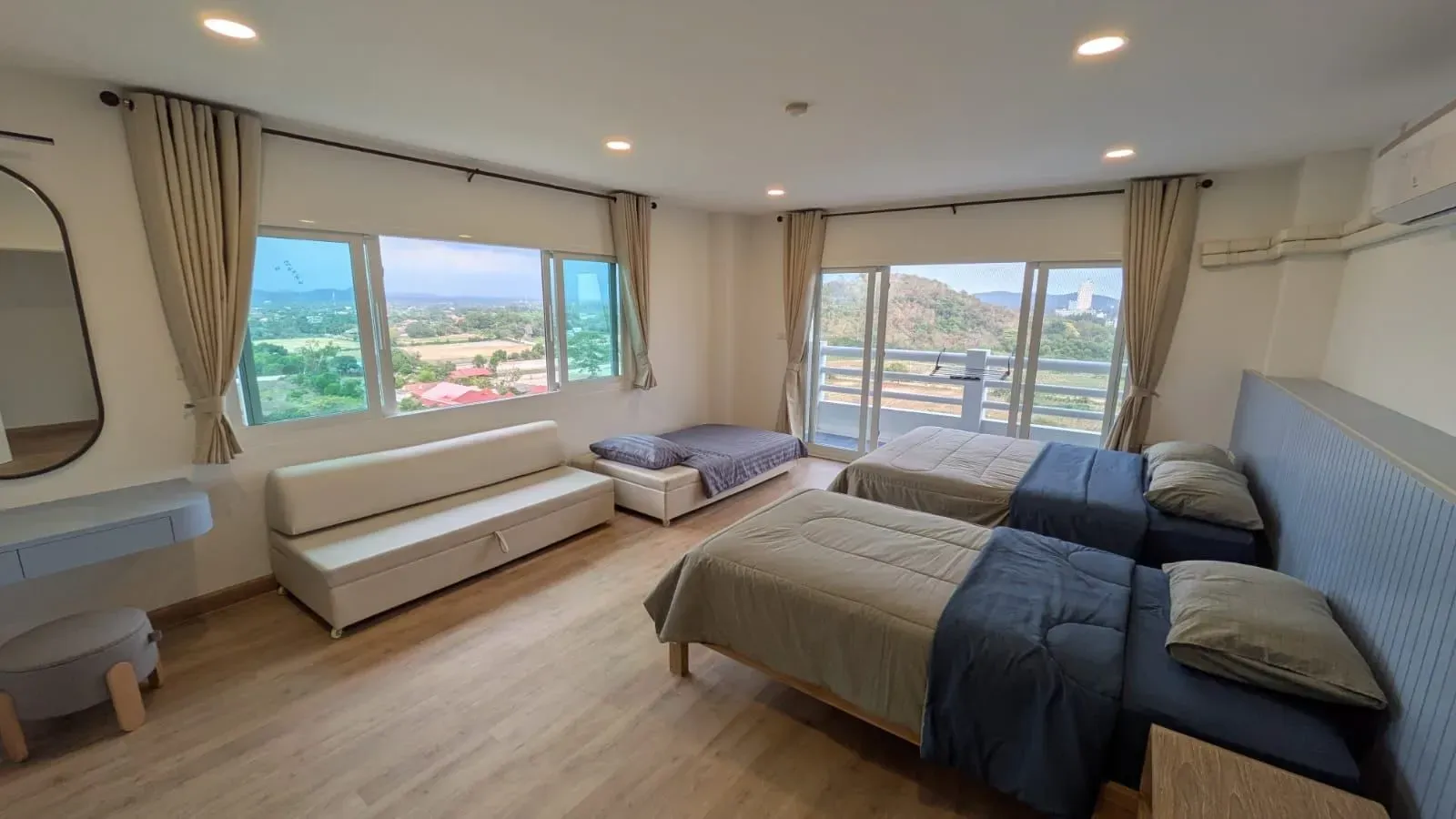 Second bedroom